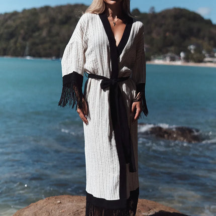 Kimono long texturé franges noires bordures contrastées blanc noir bohème chic femme Lumière Bohème