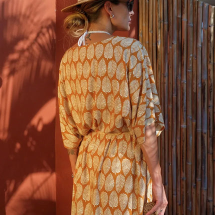 Kimono long imprimé feuilles caramel crème manches larges fente bohème femme plage Lumière Bohème