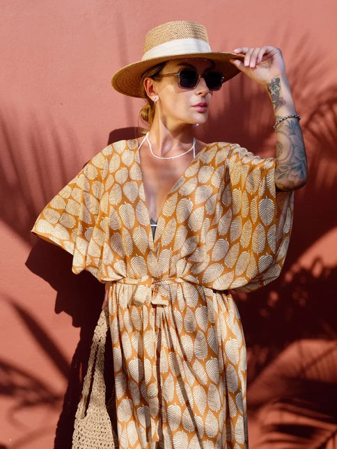 Kimono long imprimé feuilles caramel crème manches larges fente bohème femme plage Lumière Bohème