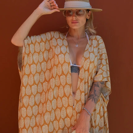 Kimono long imprimé feuilles caramel crème manches larges fente bohème femme plage Lumière Bohème