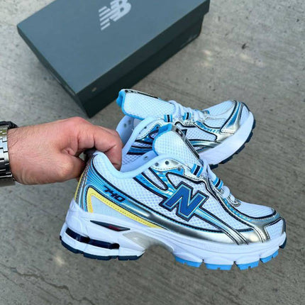 740 BLUE WHITE