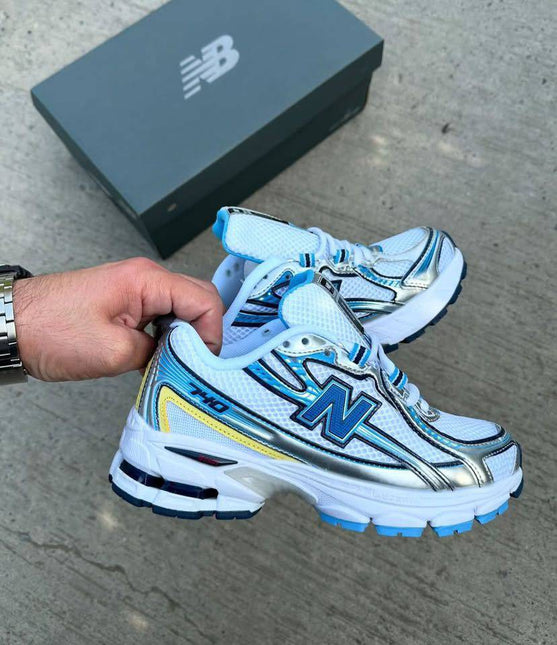 740 BLUE WHITE