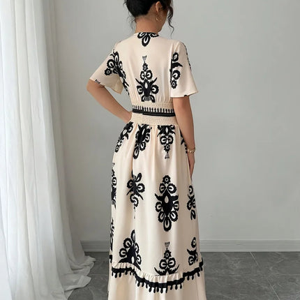 Robe longue col V imprimé baroque vintage smockée manches courtes beige noir bohème femme Lumière Bohème