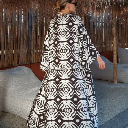 Kimono long imprimé tropical monstera manches larges noir blanc bohème femme plage soirée Lumière Bohème