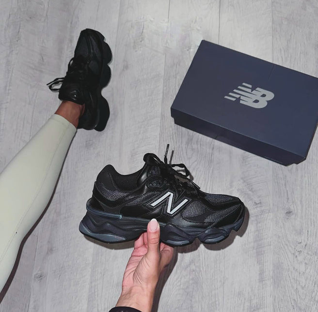 9060 TRIPLE BLACK