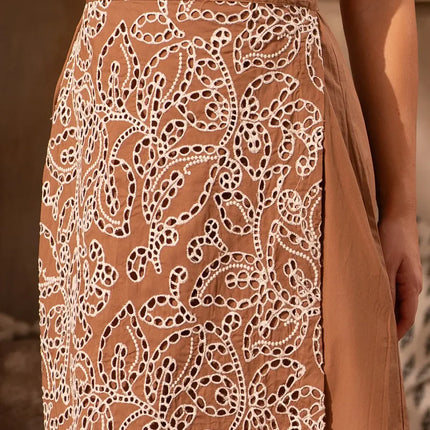 Robe Midi Sans Manches Broderie Florale Ceinture Nouée | Style Bohème Femme | Lumière Bohème