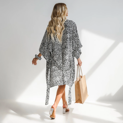 Robe kimono courte imprimé zébré abstrait manches larges ceinture noir blanc bohème chic femme Lumière Bohème