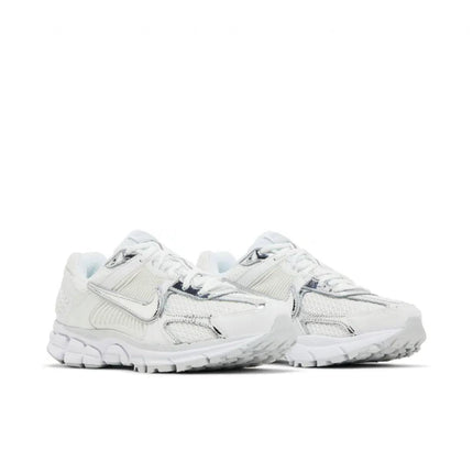 AIR ZOOM VOMERO 5 CHROME TOE
