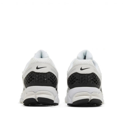 AIR ZOOM VOMERO 5 WHITE BLACK