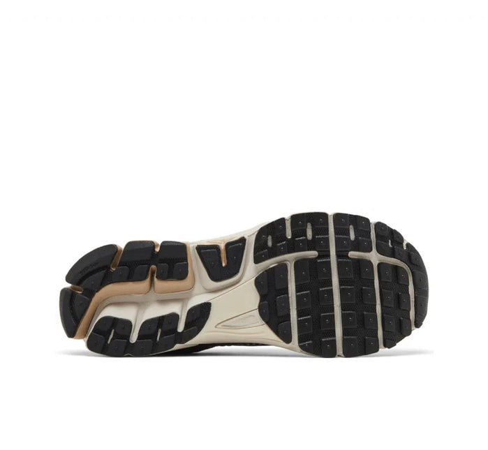 AIR ZOOM VOMERO 5 BAROQUE BROWN