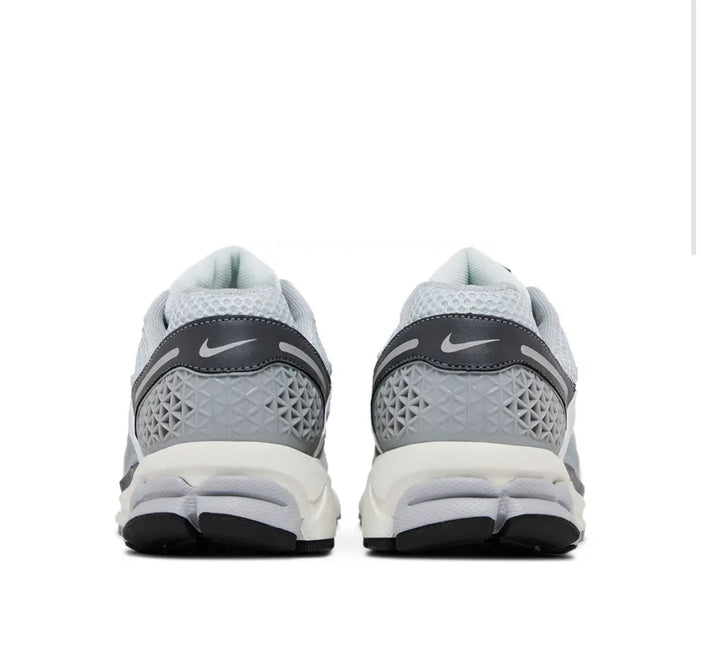 AIR ZOOM VOMERO 5 WOLF GREY COOL