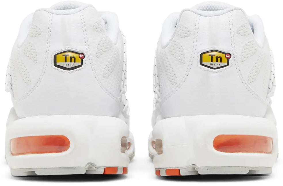 AIR MAX PLUS WHITE SAFETY ORANGE