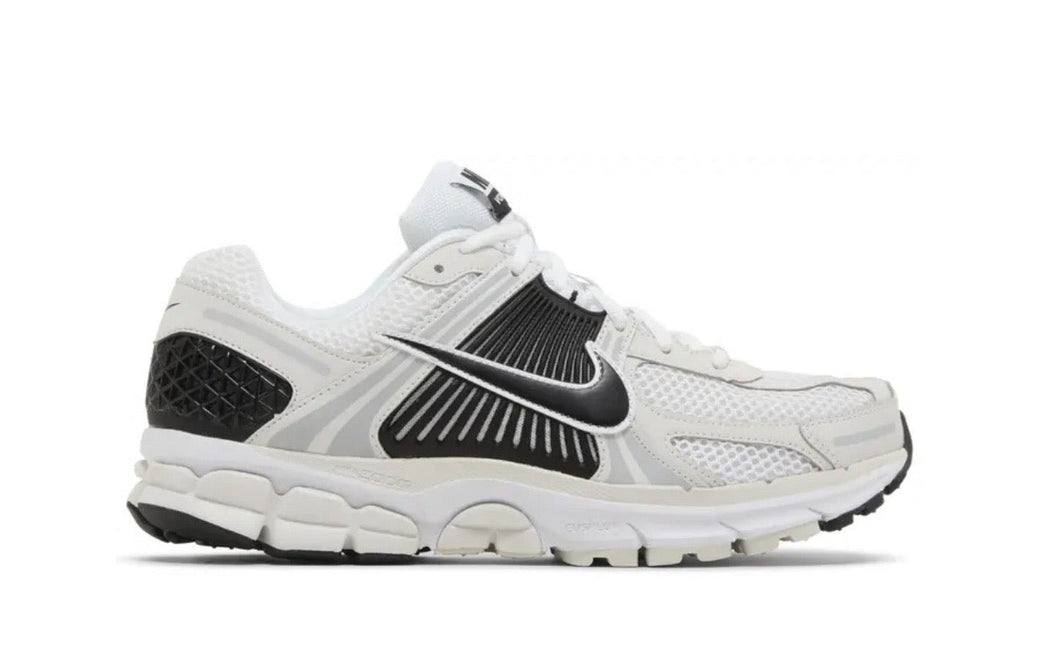 AIR ZOOM VOMERO 5 WHITE BLACK