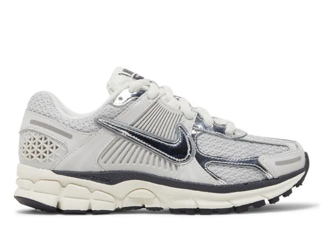 AIR ZOOM VOMERO 5 PHOTON DUST METALLIC SILVER