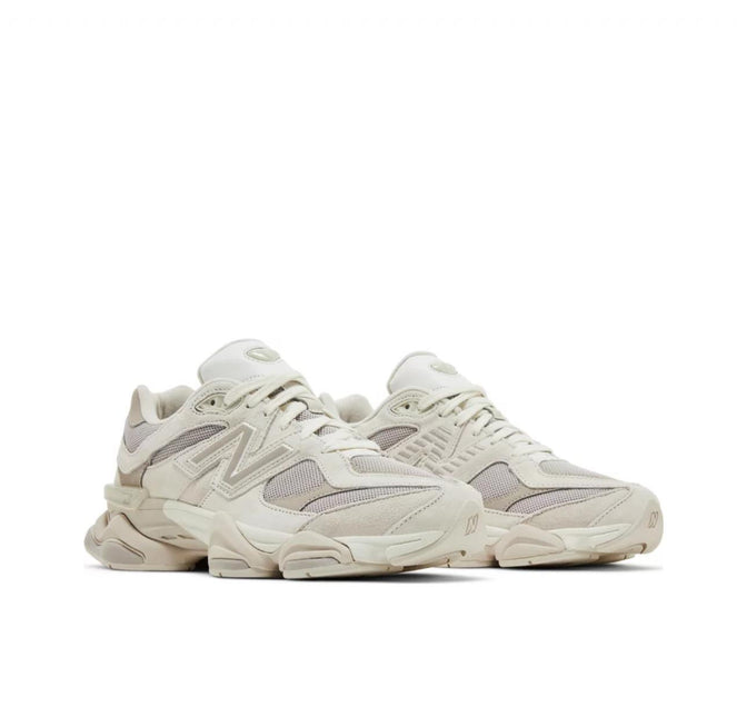 9060 GREY MOONBEAM