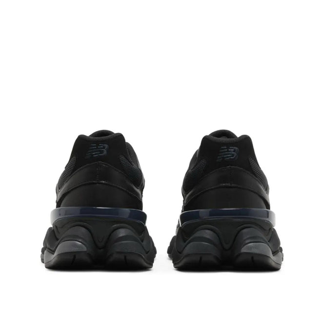 9060 TRIPLE BLACK LEATHER