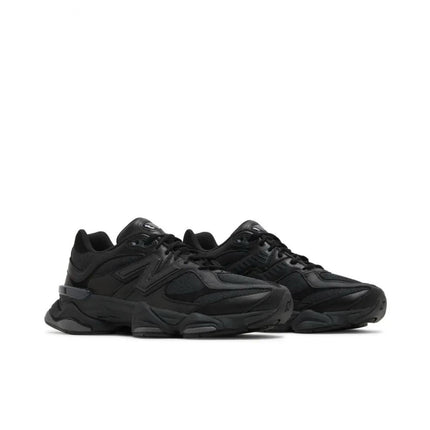 9060 TRIPLE BLACK LEATHER