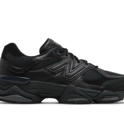 9060 TRIPLE BLACK LEATHER