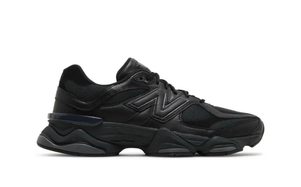 9060 TRIPLE BLACK LEATHER