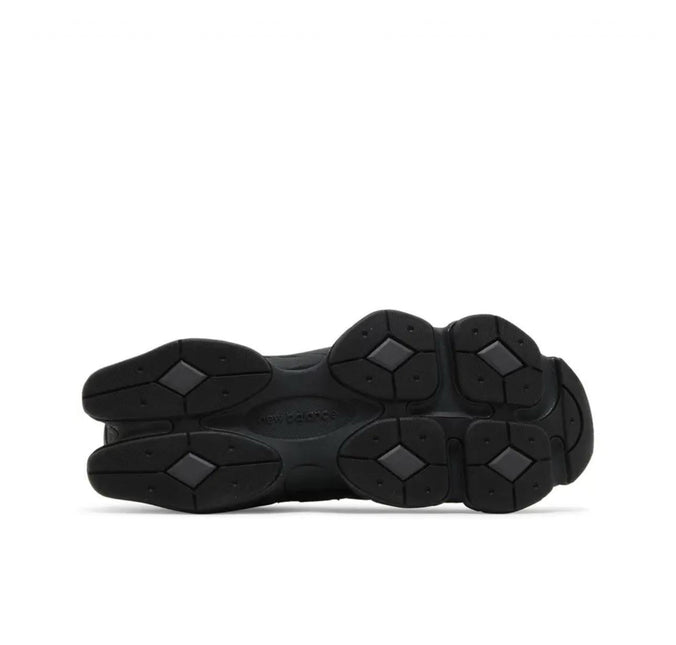 9060 TRIPLE BLACK LEATHER