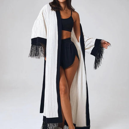Kimono long texturé franges noires bordures contrastées blanc noir bohème chic femme Lumière Bohème