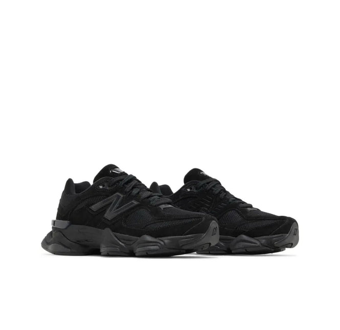9060 TRIPLE BLACK