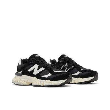 9060 BLACK & WHITE