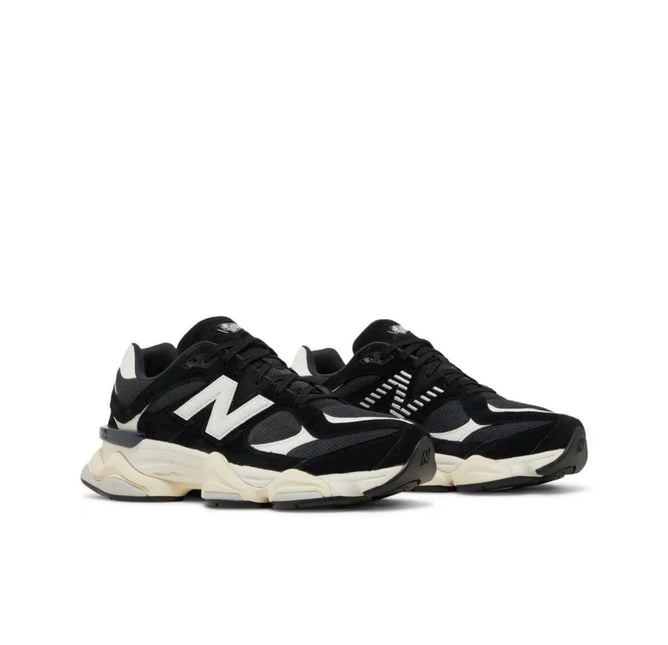 9060 BLACK & WHITE