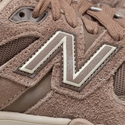 NB 9060 Mushroom Brown