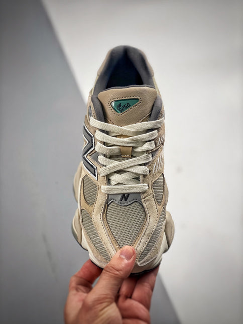 9060 DARK GRAY/WHITE